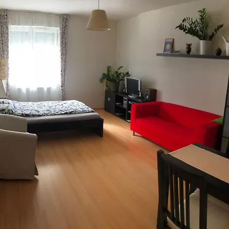 Cozy In District 8 Apartment